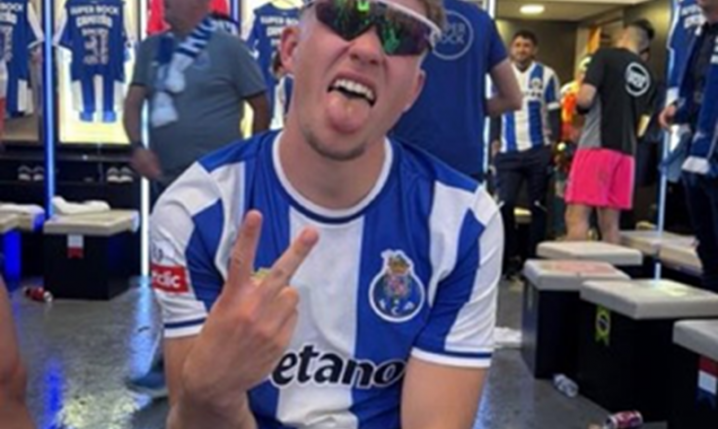 Oskar Pietuszewski ''PRZEBRAŁ SIĘ ZA YAMALA'' na celebracji Mistrzostwa Porto xD